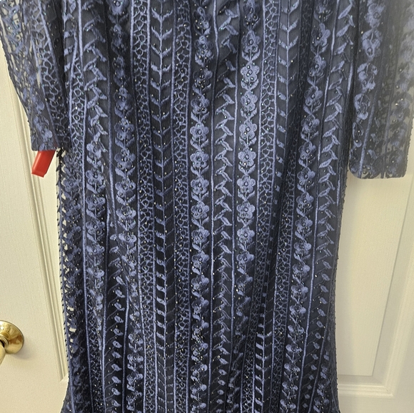 Mac Duggal 20271 - Midnight Embroidered Long Sleeve Evening Dress SZ 12 NWT - Picture 5 of 13